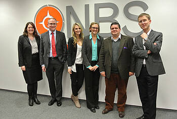 V.l.n.r.: Eva-Maria Reiners (NBS), Till Walther (NBS), Victoria Kramb (International Student Office), Rebecca Smith (National University), Marc Petersen (NBS), Dr. Rüdiger von Dehn (NBS)