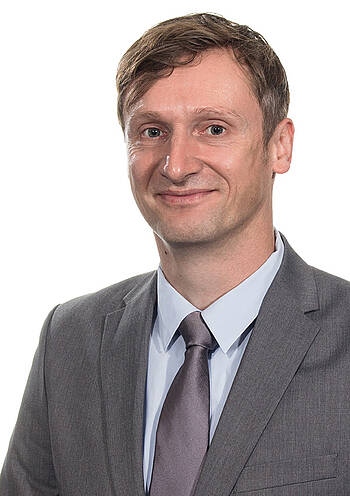 Portraitfoto von Jörg Assmann