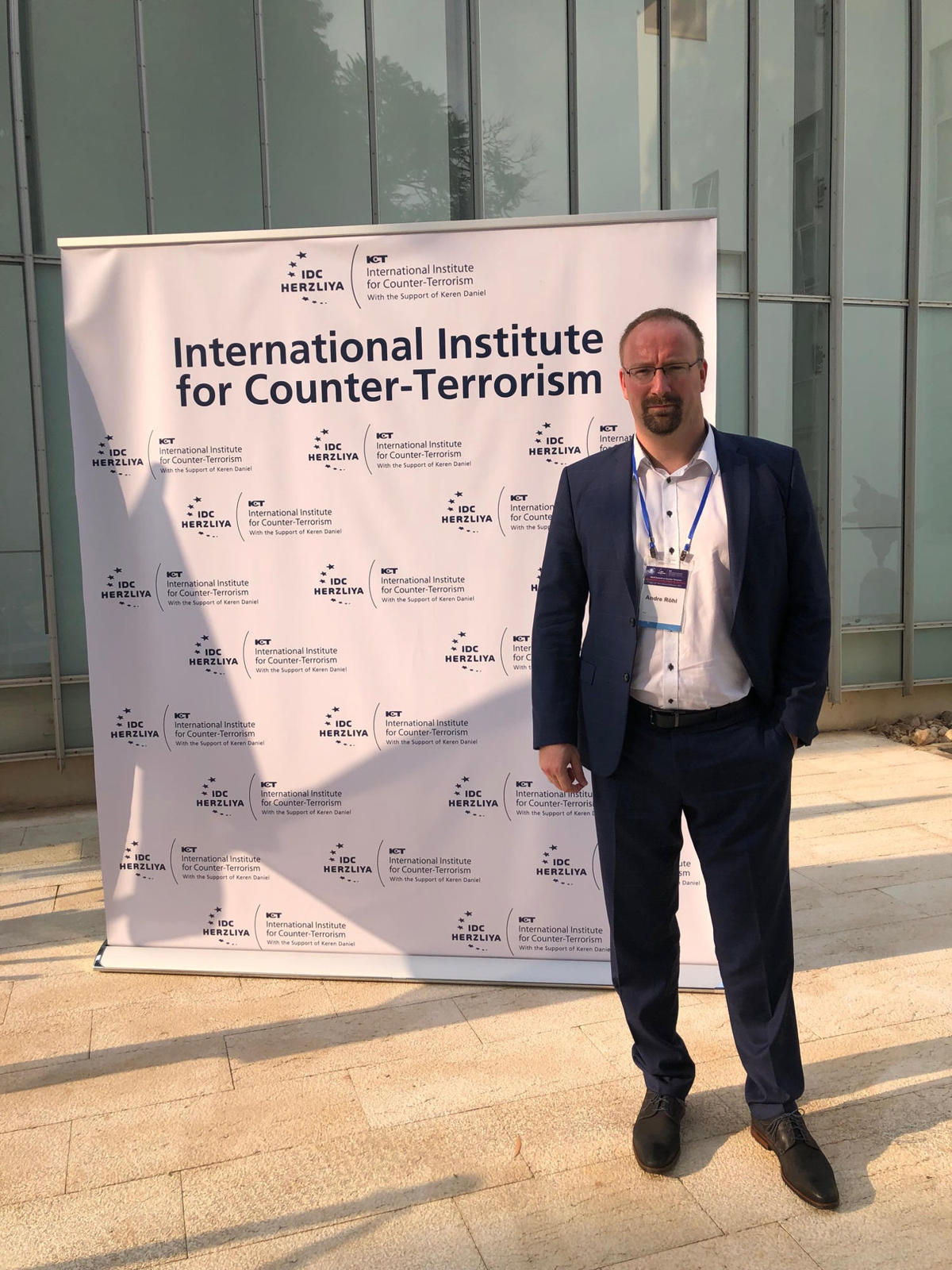 Nicholas Röhl NBS Northern Business School | NBS-Professor Dr. Röhl beim World Summit ...